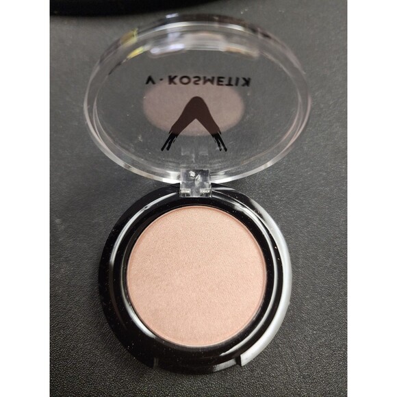 V Kosmetik Lightweight Powder Blush - Rose Gold - 2.2g - Picture 2 of 3